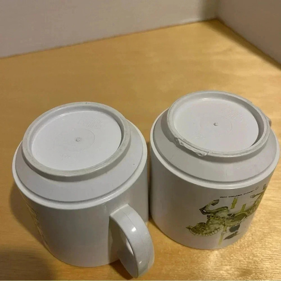 American Greetings 1972 Plastic Holly Hobbie Mugs Cups Lot Of 2 - Picture 11 of 14